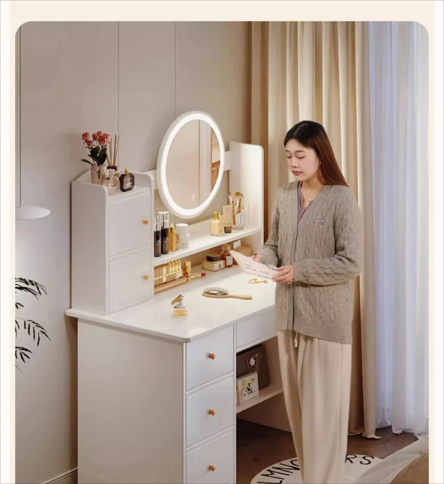 Dressing table with LED Mirror - Image 6