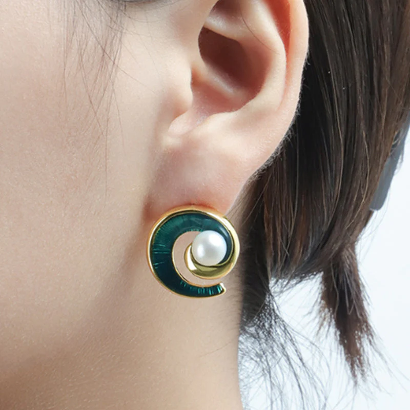 Embellique Retro Enamel Conch Freshwater Pearls Earrings - Image 3