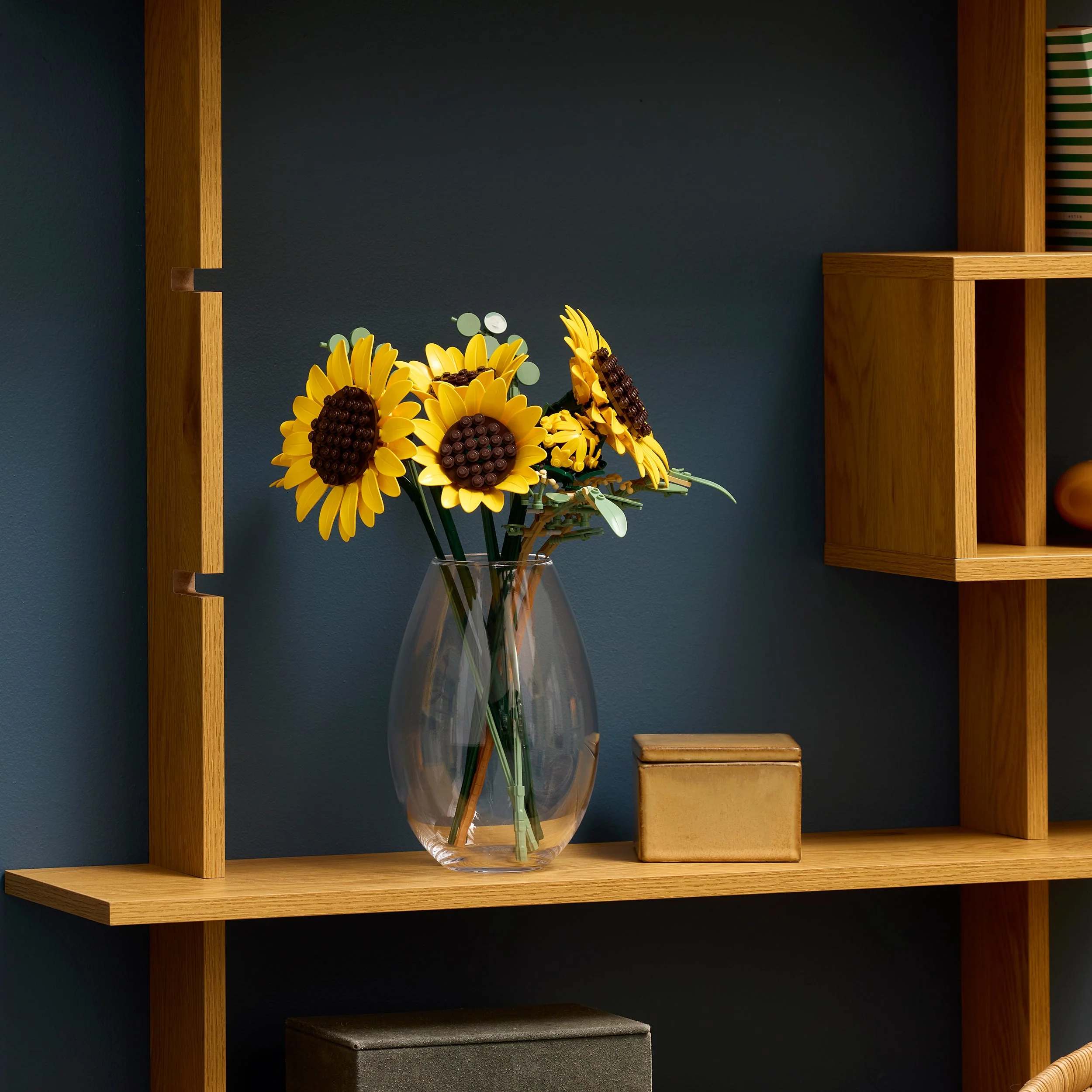 LEGO Botanicals: Sunflower Bouquet (11502) - Image 8