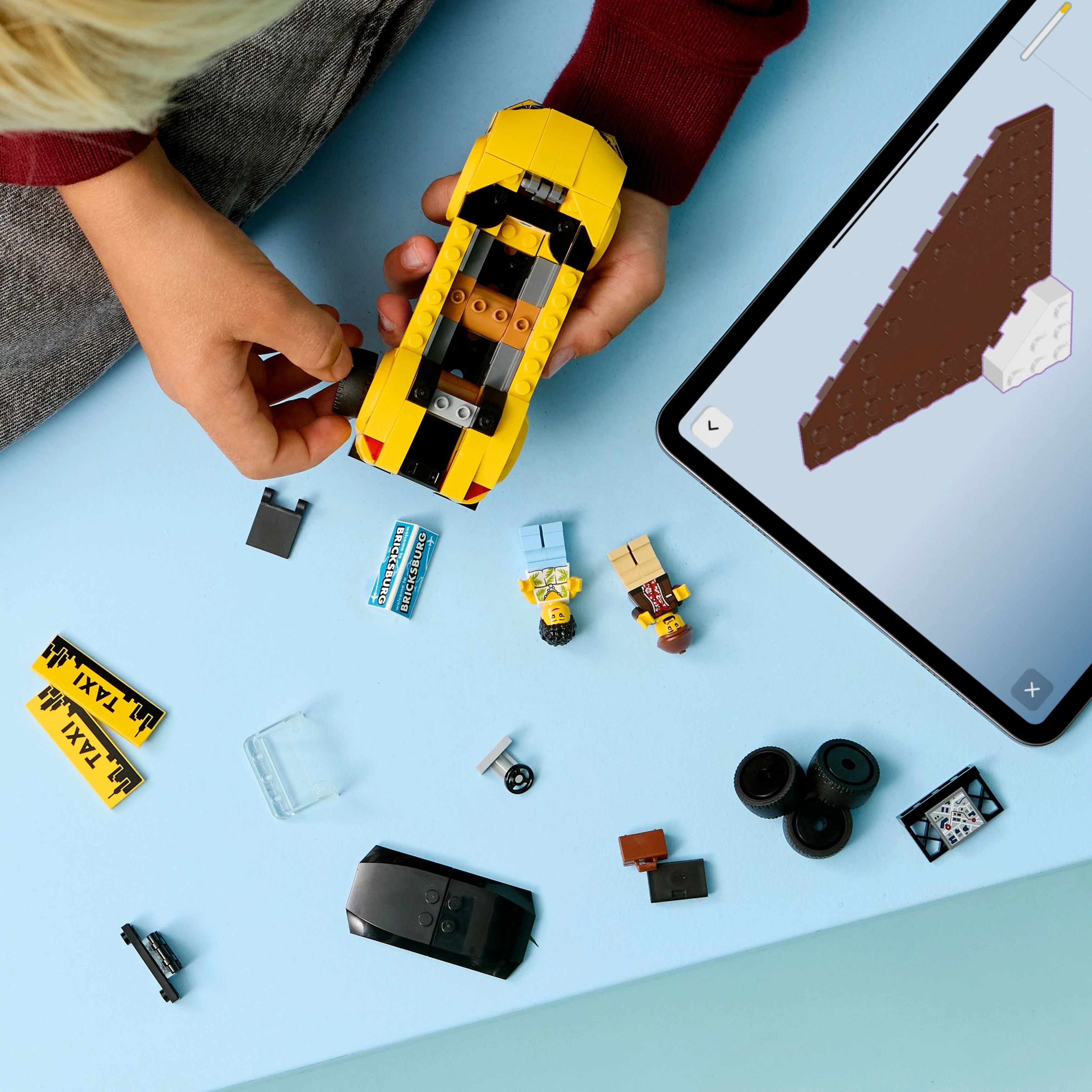 LEGO City: Yellow Taxi (60487) - Image 7