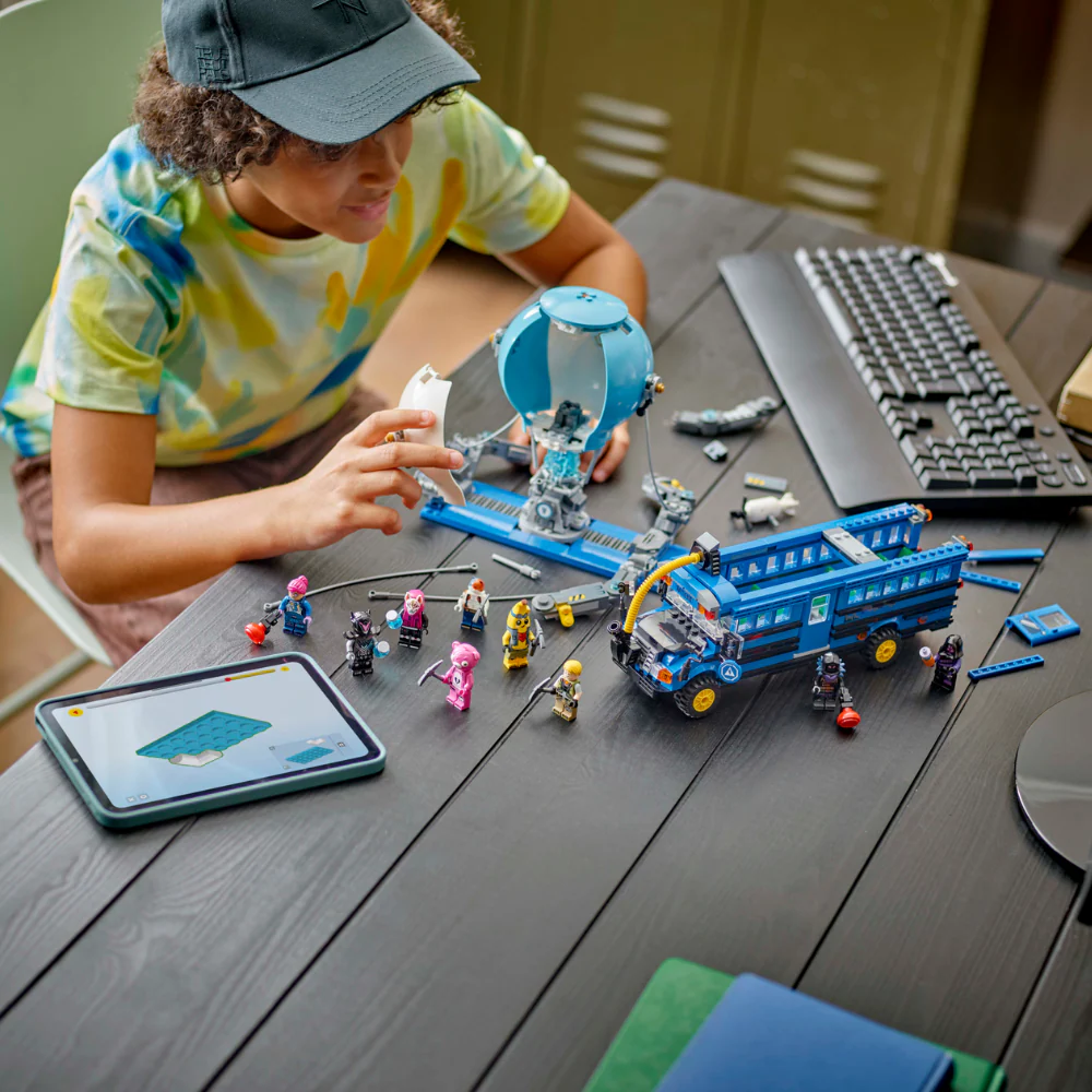 LEGO Fortnite: Battle Bus (77073) - Image 5