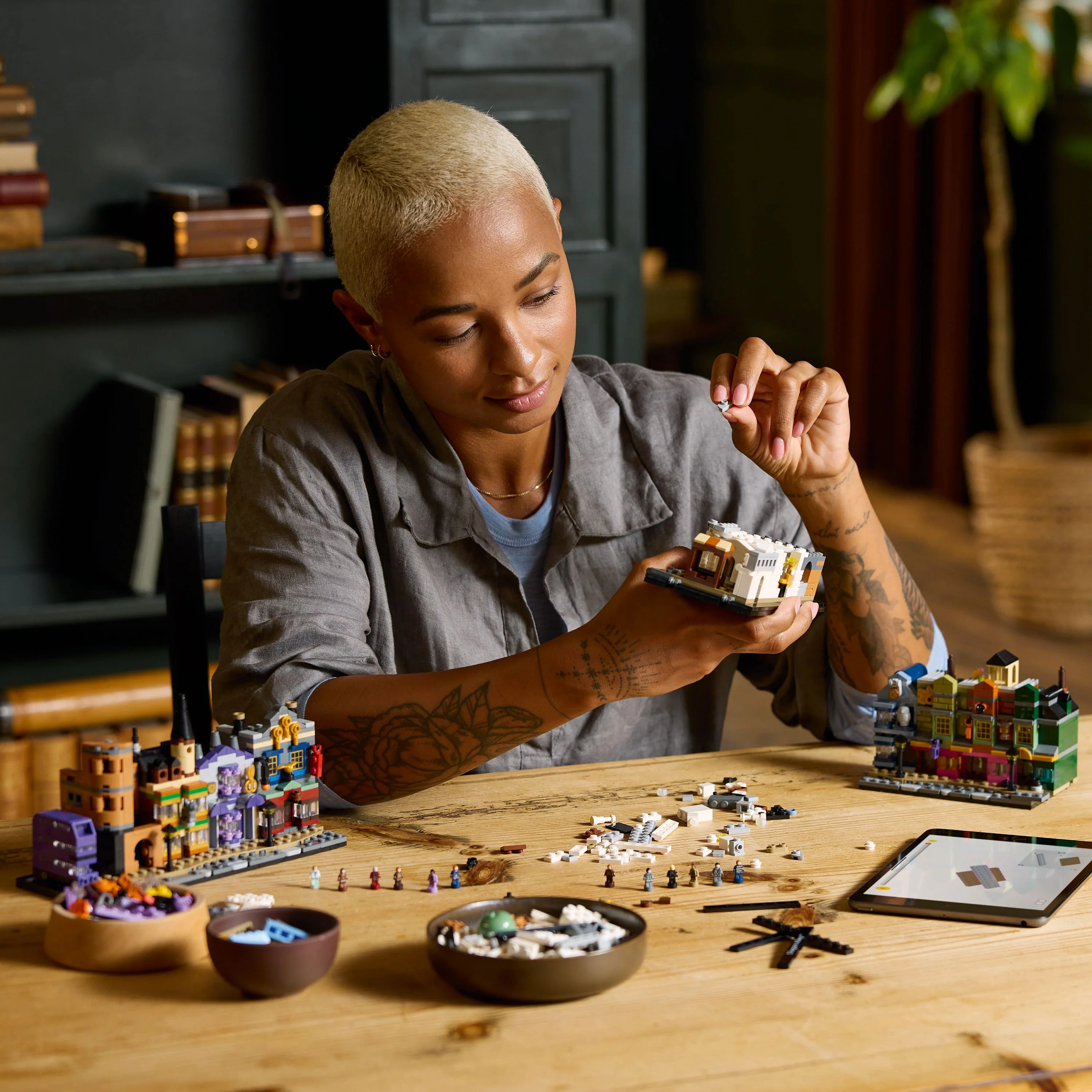 LEGO Harry Potter: Diagon Alley Wizarding Shops (76444) - Image 5