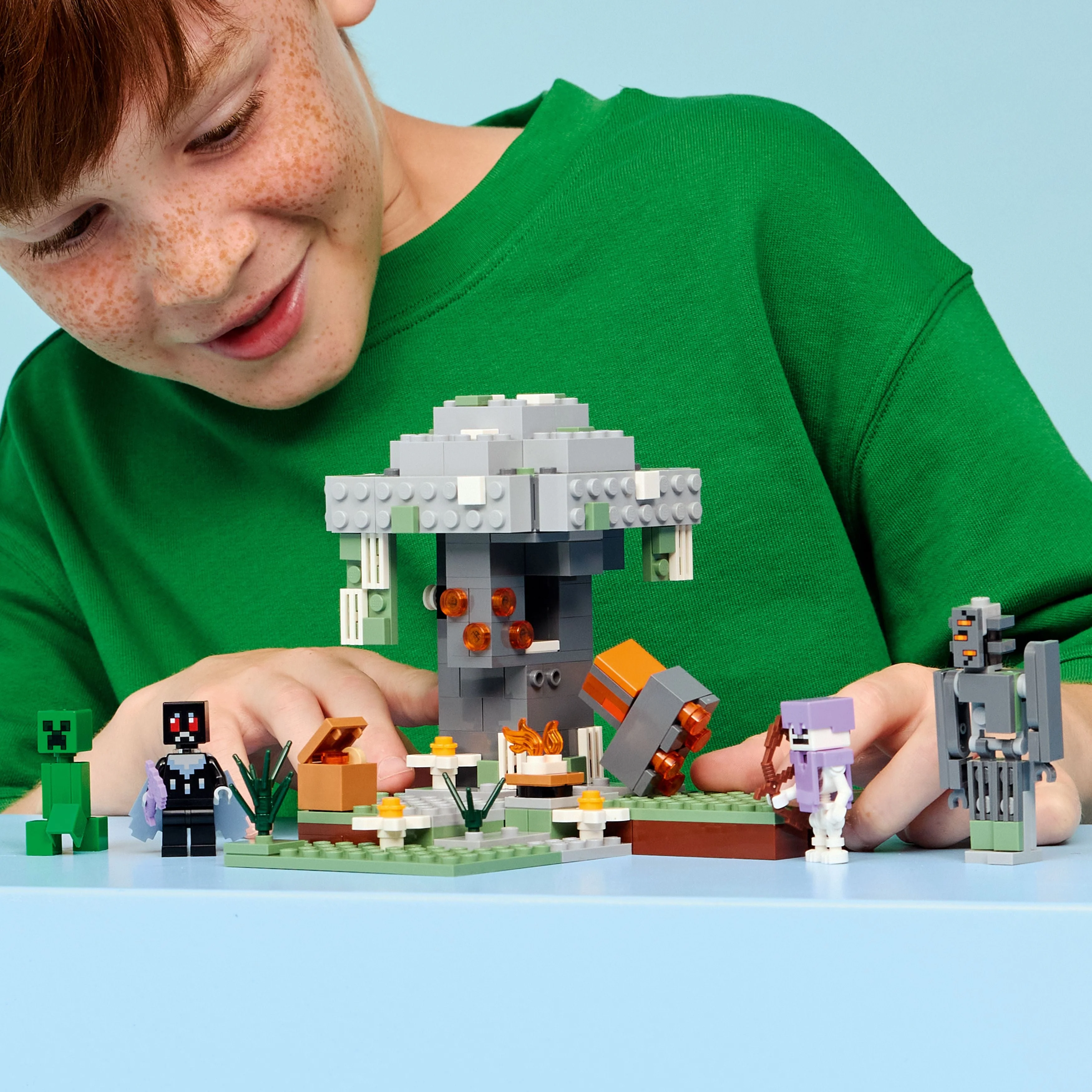 LEGO Minecraft: The Pale Garden (21586) - Image 6