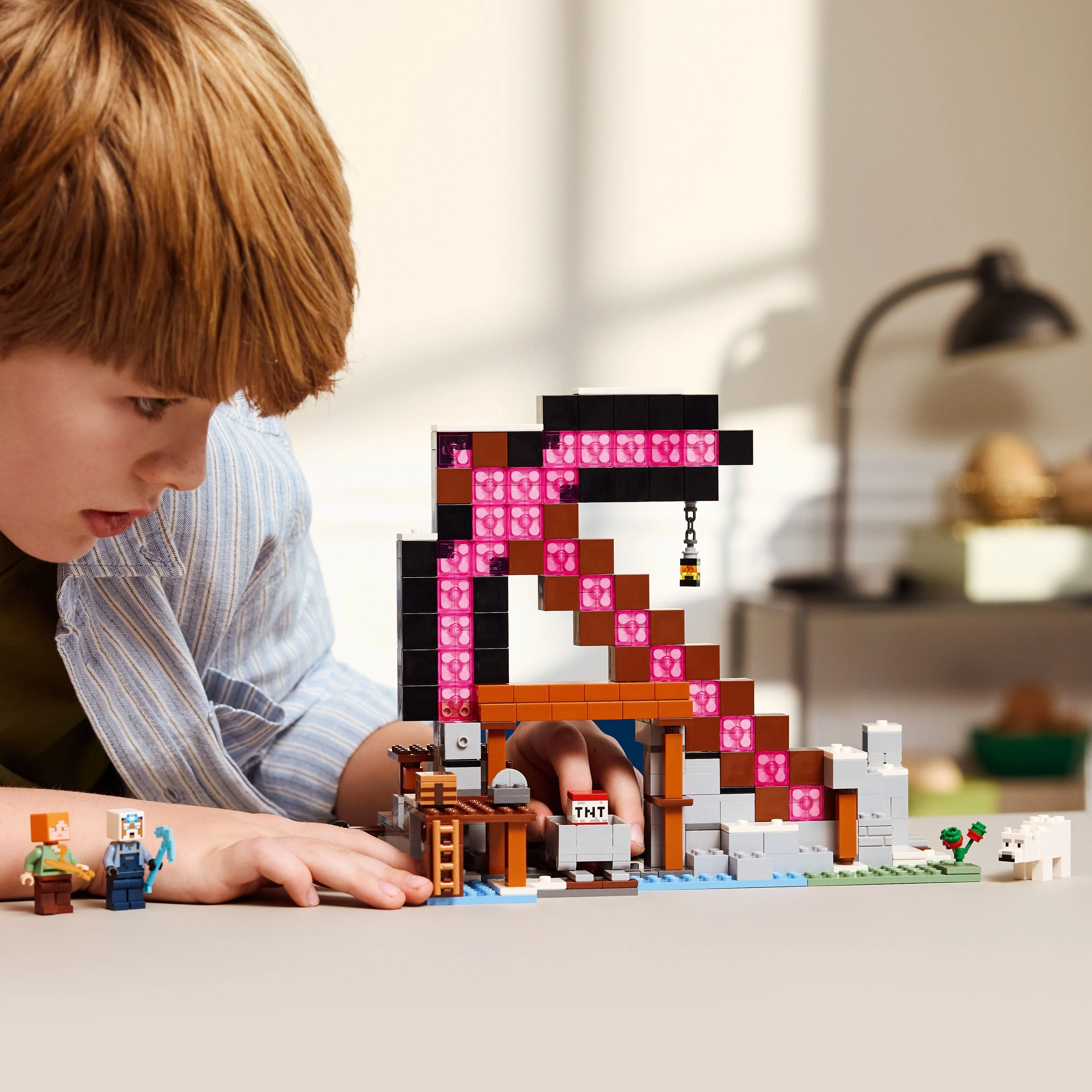 LEGO Minecraft: The Pickaxe Mine (21277) - Image 4