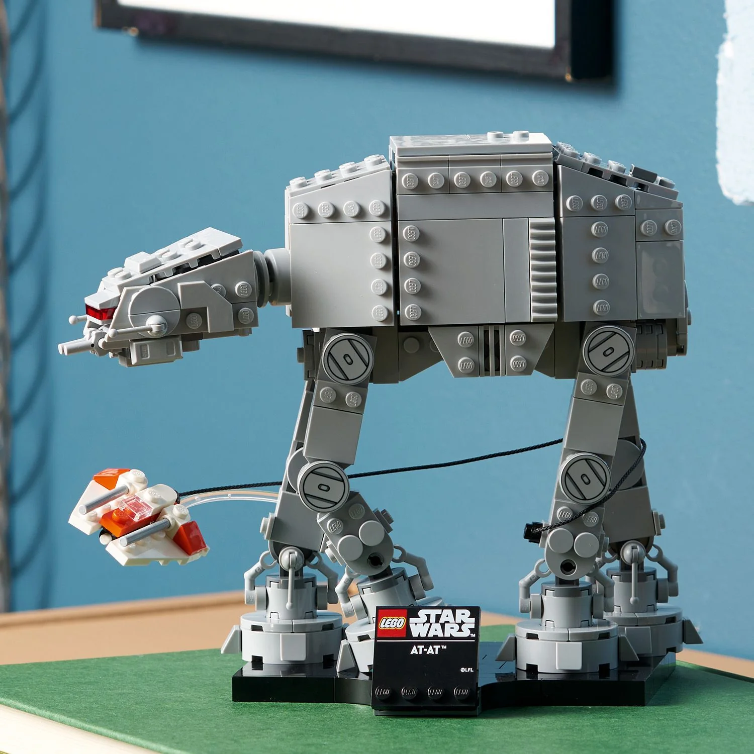 LEGO Star Wars: AT-AT (75440) - Image 12