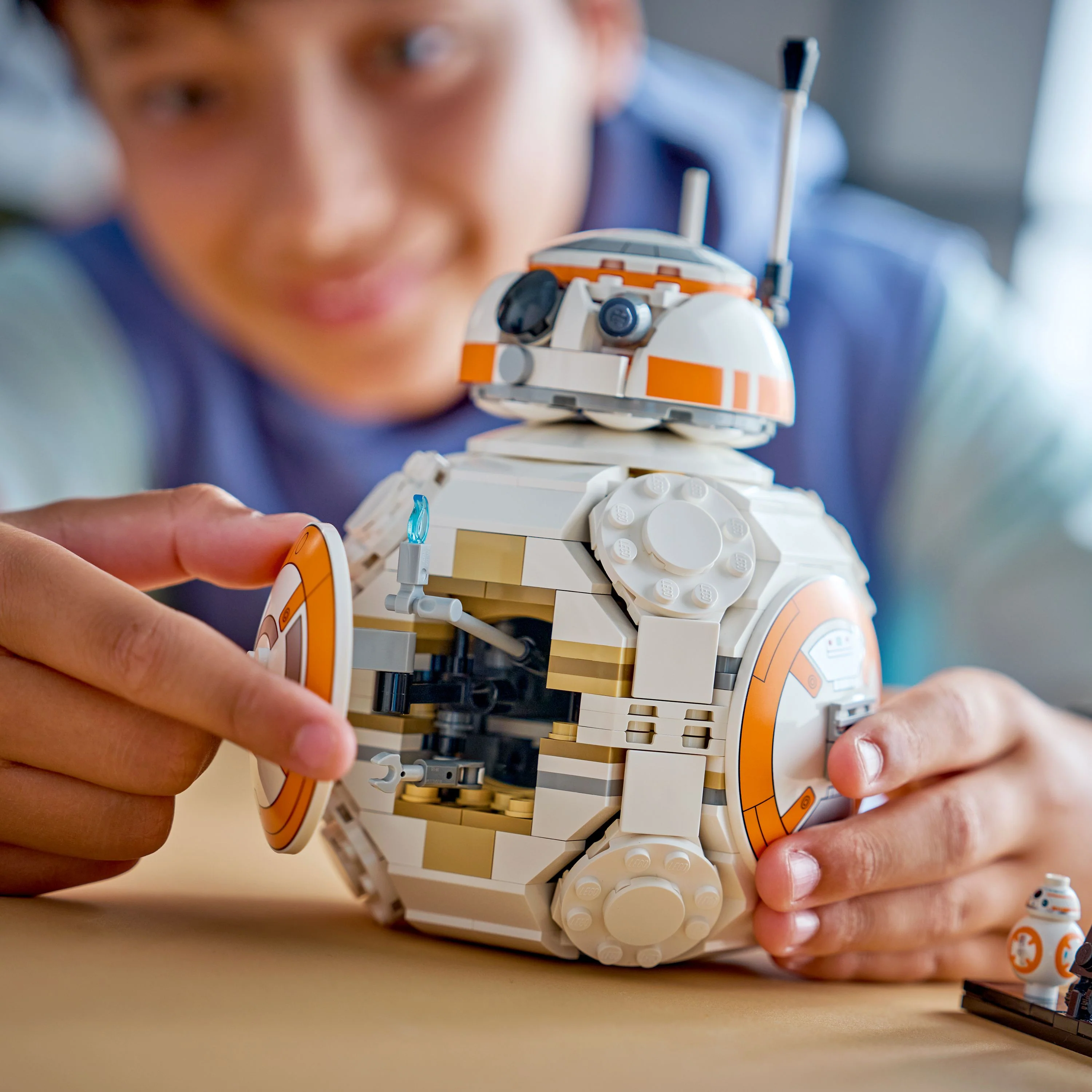 LEGO Star Wars: BB-8 Astromech Droid (75452) - Image 5