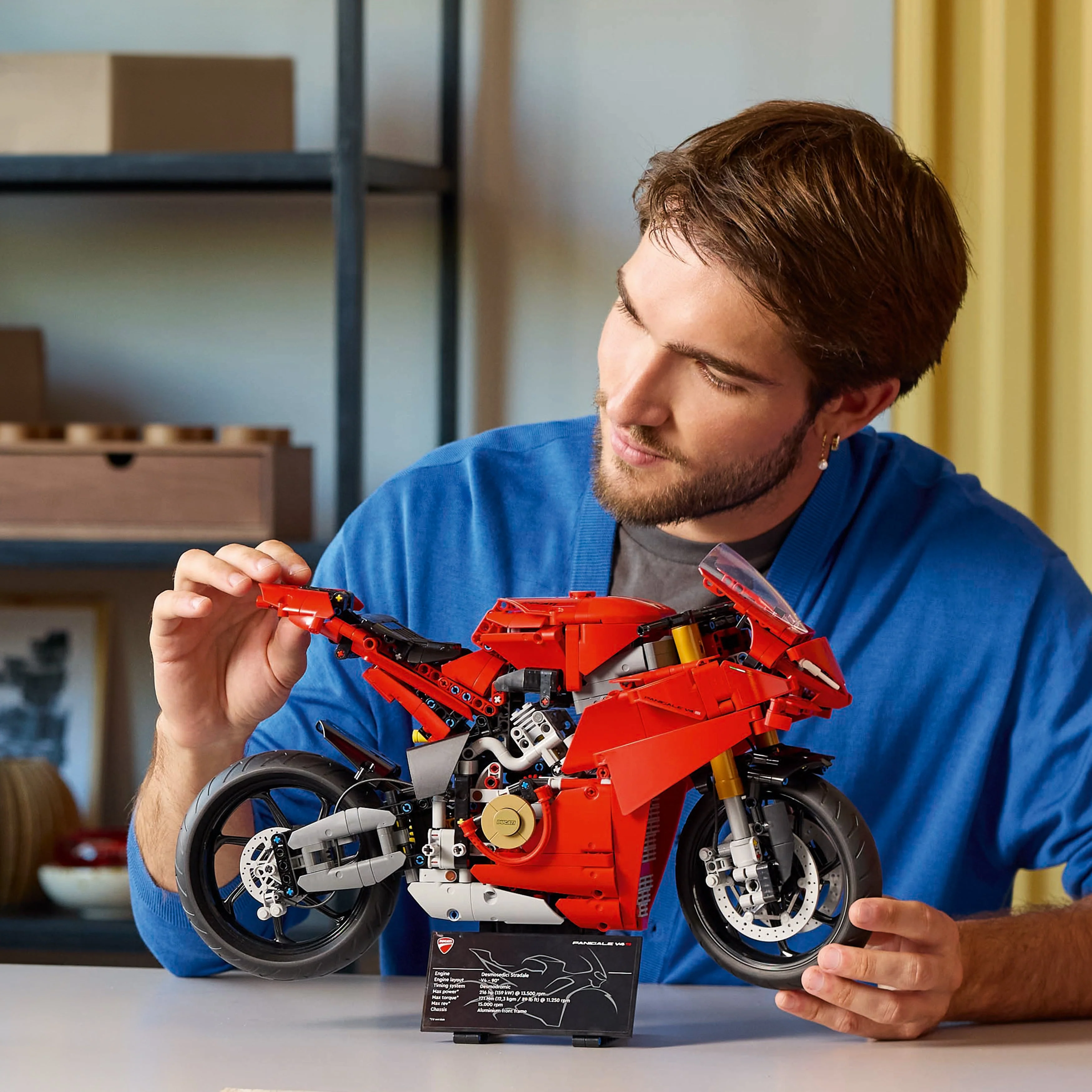 LEGO Technic: Ducati Panigale V4 S Motorcycle (42202) - Image 5
