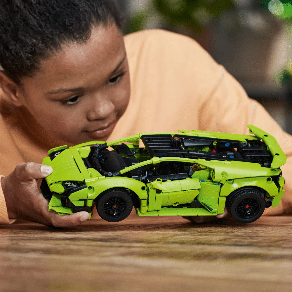 LEGO Technic: Lamborghini Huracan Tecnica (42161) - Image 4
