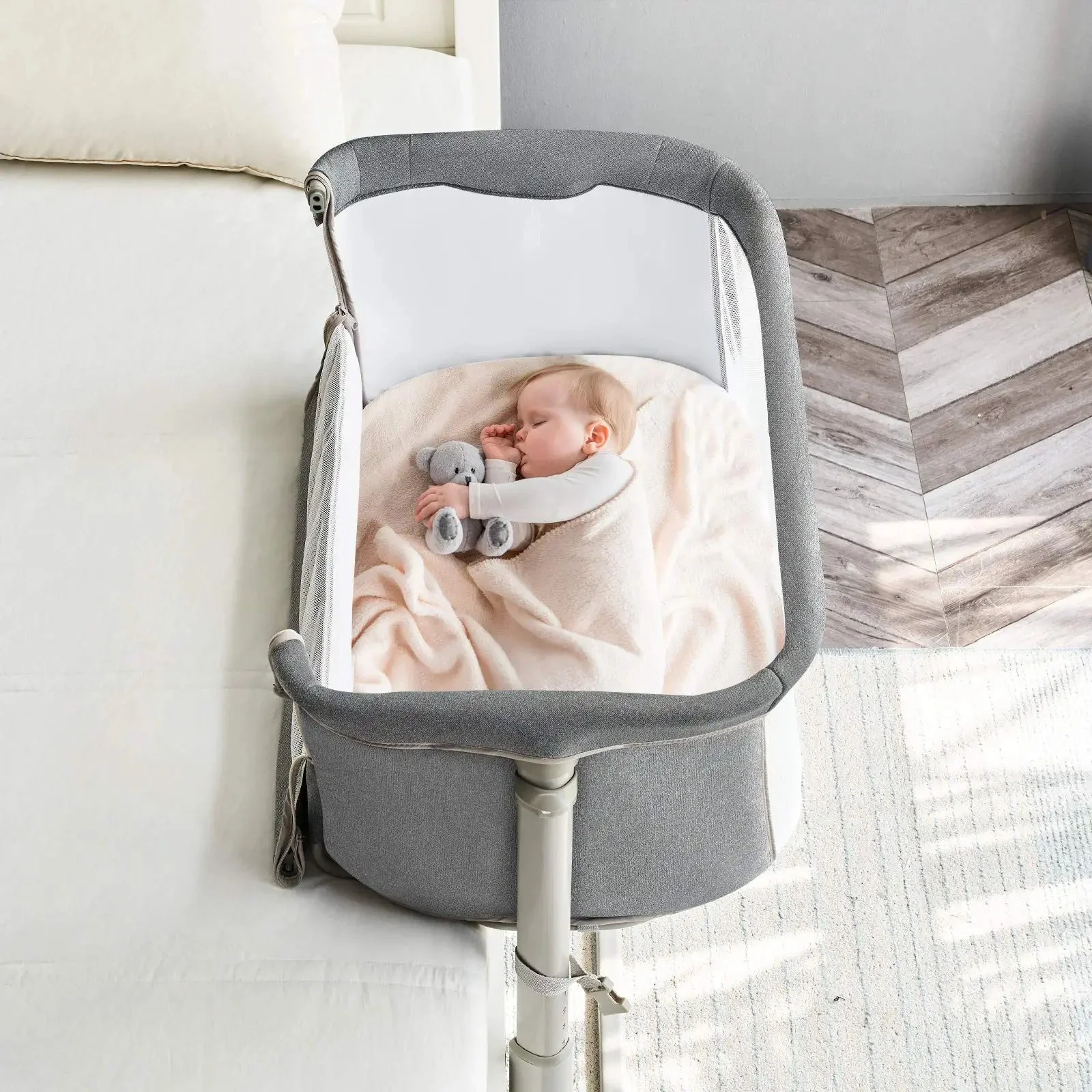Light Grey Portable & Adjustable Baby Crib/ Baby Bassinet Bedside Sleeper - Image 3