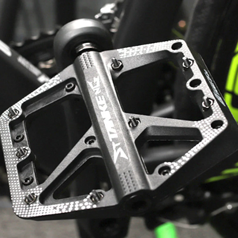 Mountain Bike Pedals MTB Pedals Bicycle Flat Pedals Red - Image 3