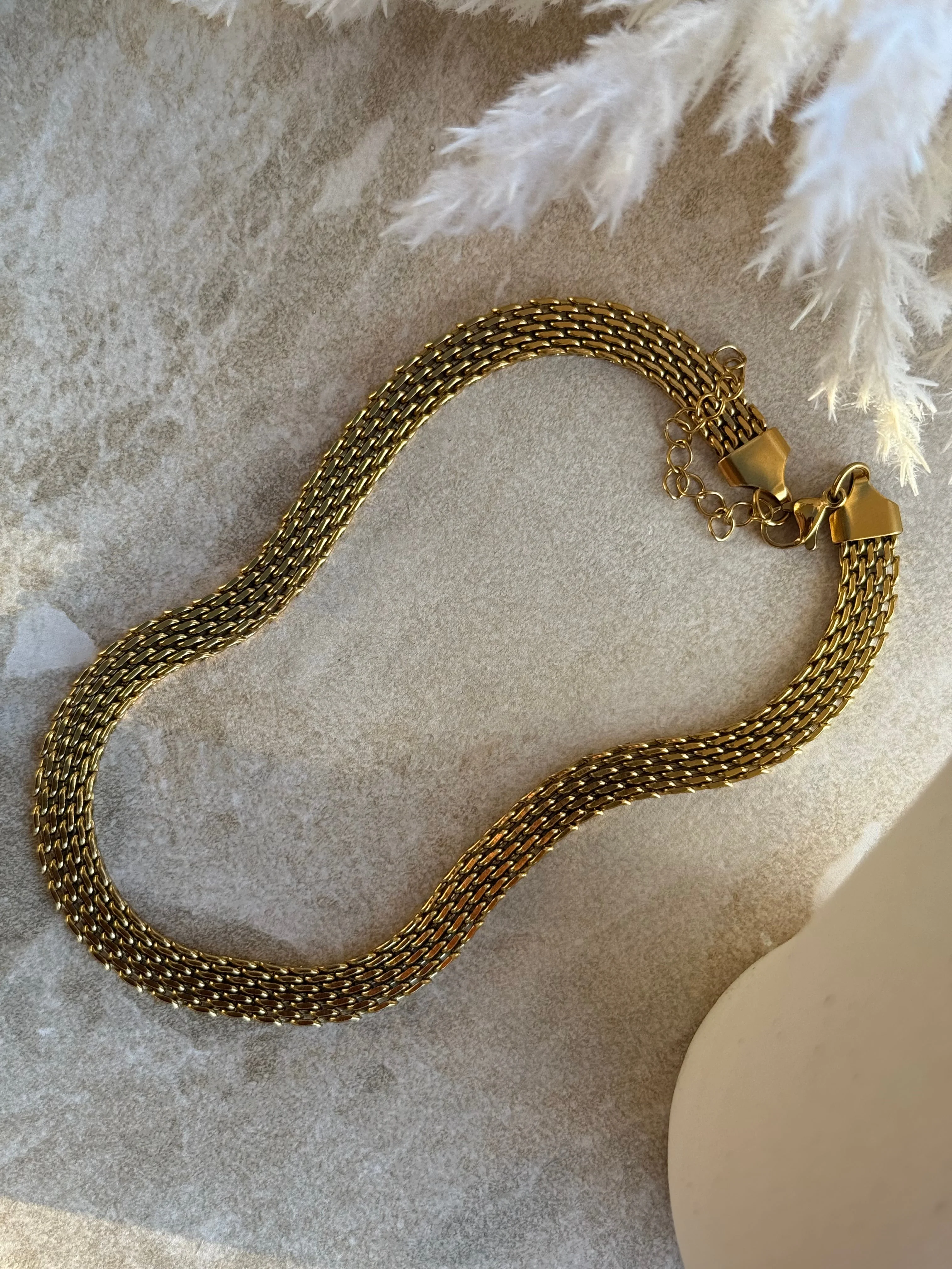 Rāranga Kōura Gold Mesh Necklace - Image 2