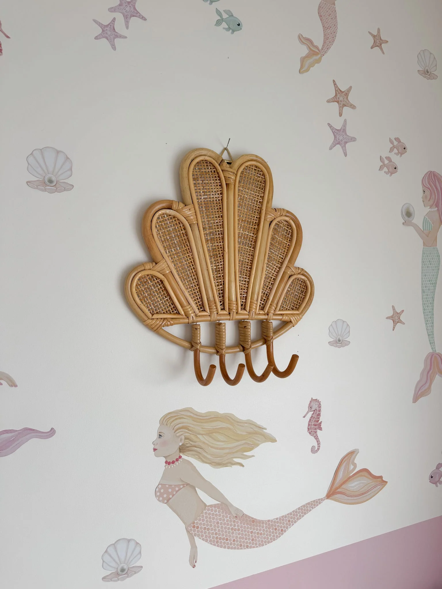Rattan clam wall hook - Image 2