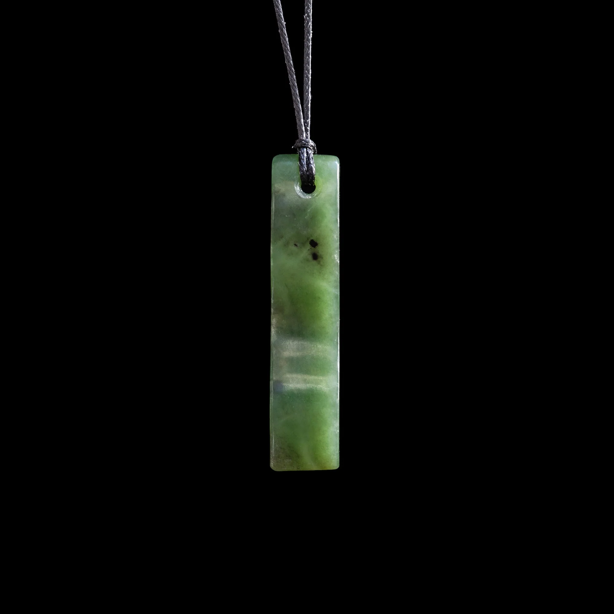 Small Wavy Jade Toki pendant handcarved by Elliot Lewis - Image 2